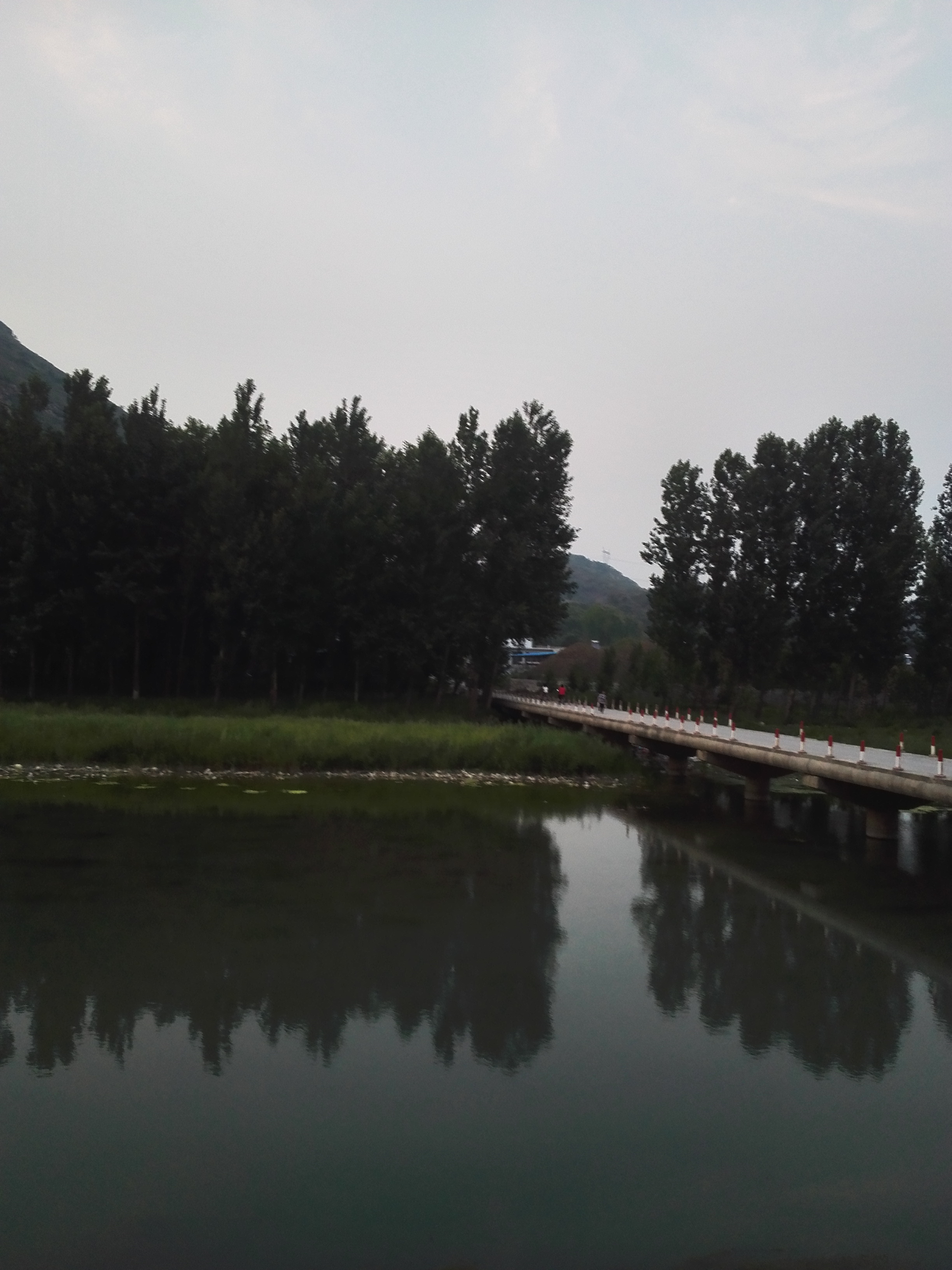  p data-id="go0gxsf0w2">龙井关村是迁西县一个行政村,风景很秀丽.