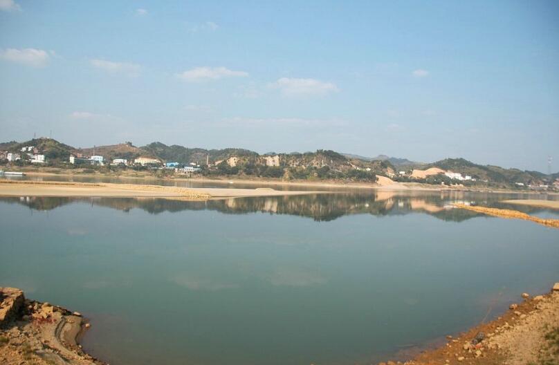  p>鸳江春泛为 a target="_blank" href="/item/梧州八景/8635070"