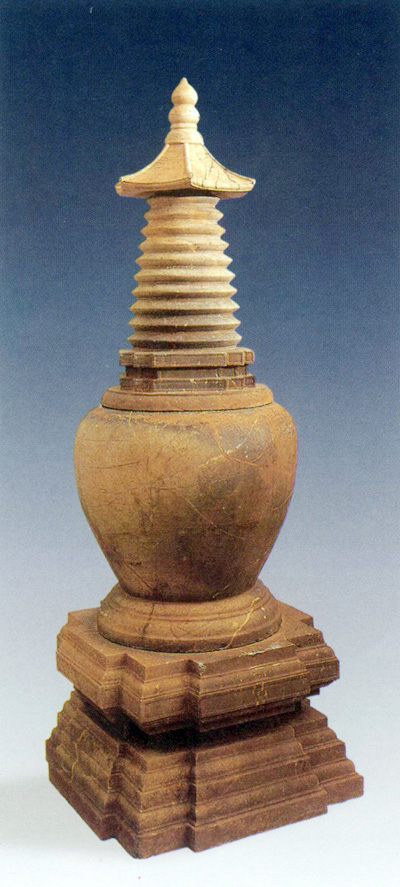 望城蚂蚁山明墓出土喇嘛塔