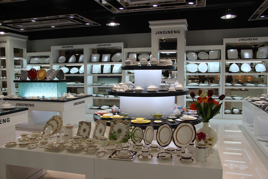 公司展厅位于北京市朝阳区十八里店乡大洋路市场,经营面积达3千平方米