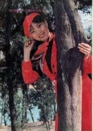  p>《不能迟到》是钱贝妮演唱歌曲,收录于钱贝妮1985年发行专辑《哈罗