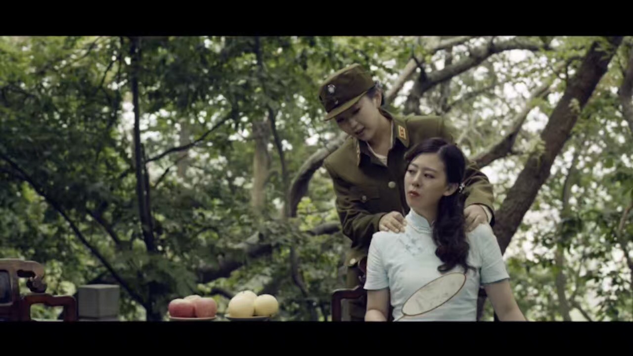  p>黎洛希,1998年2月20日出生于湖南,中国内地女演员;曾出演电影《 a