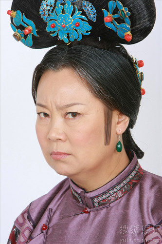 原名张静,1980年2月2日出生于福建省三明市永安市,中国内地女演员