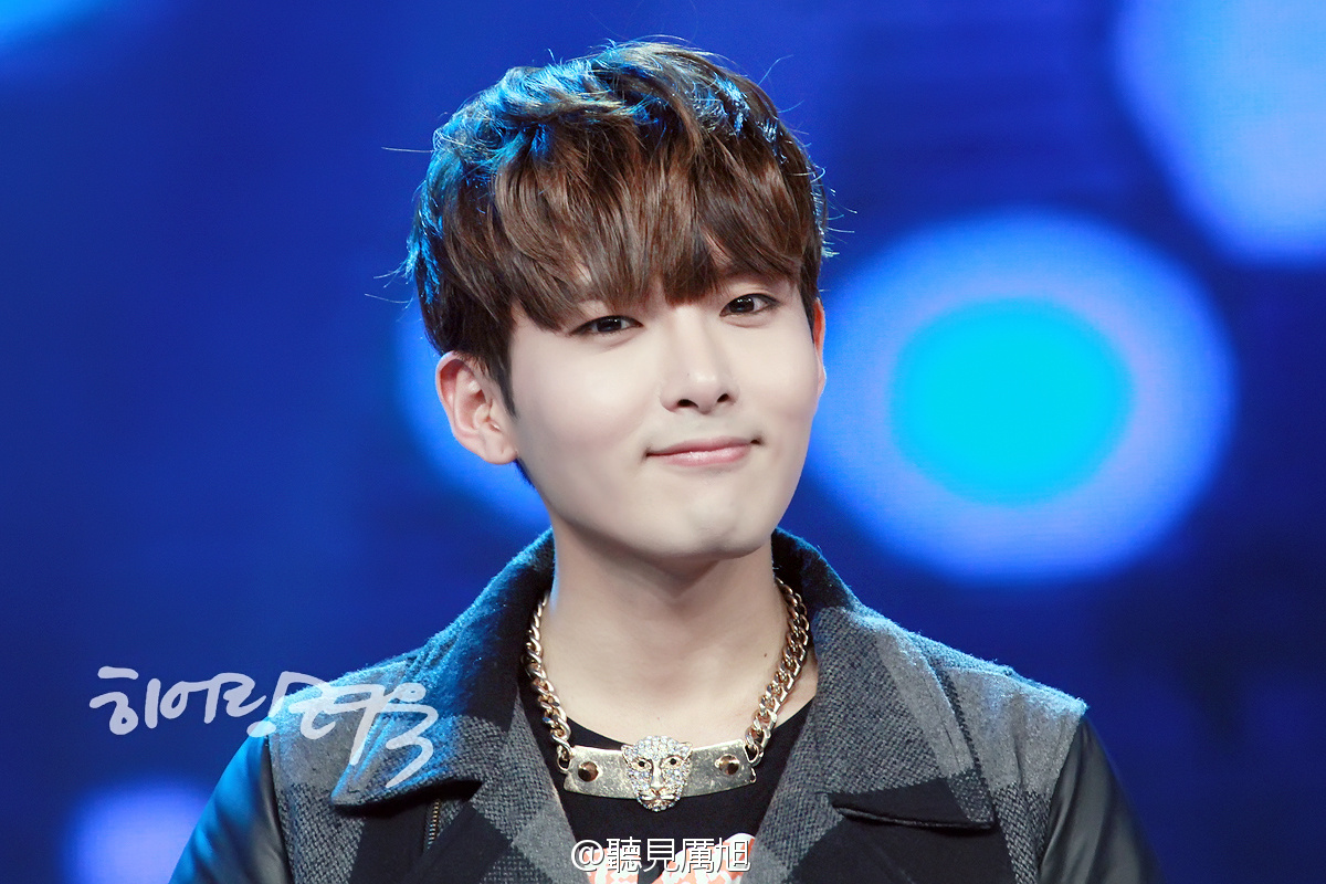  p>金厉旭,于1987年6月21日出生一个音乐世家,韩国王牌天团 a href="