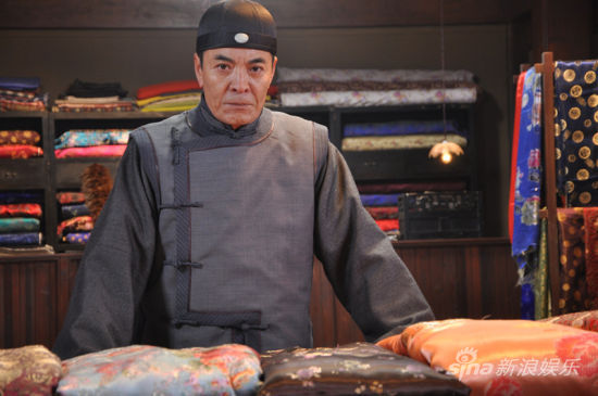 黄金背后的女人