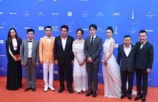  p>《胡杨的夏天》是由 a target="_blank" href="/item/朱时茂