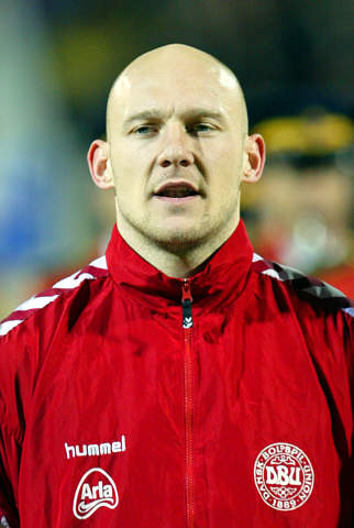  p>托马斯·格拉维森(thomas gravesen),1976年3月11日出生于丹麦