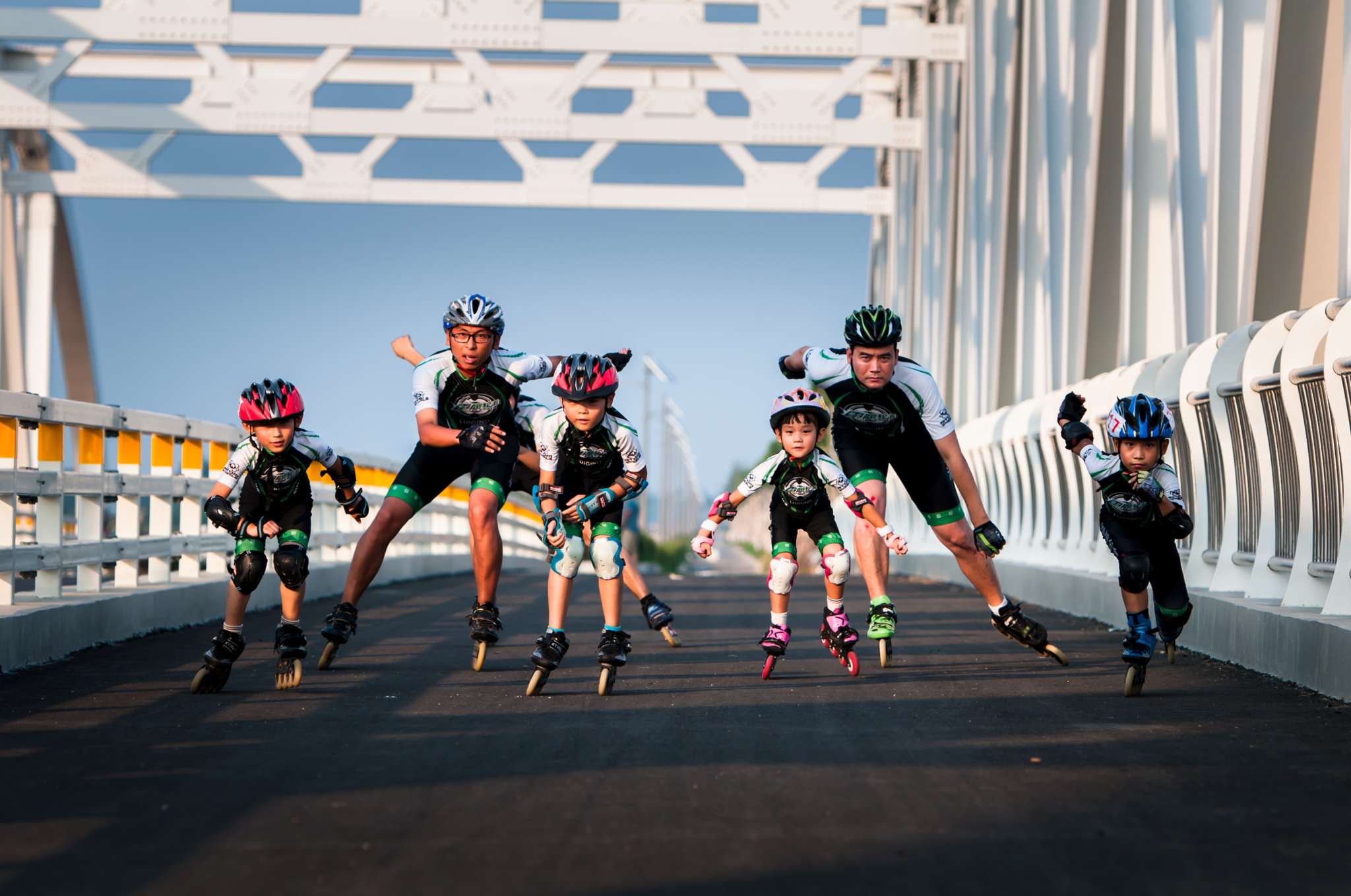  p>自由轮滑,顾名思义,自由轮滑可以较自由的进行轮滑运动,不受限制.