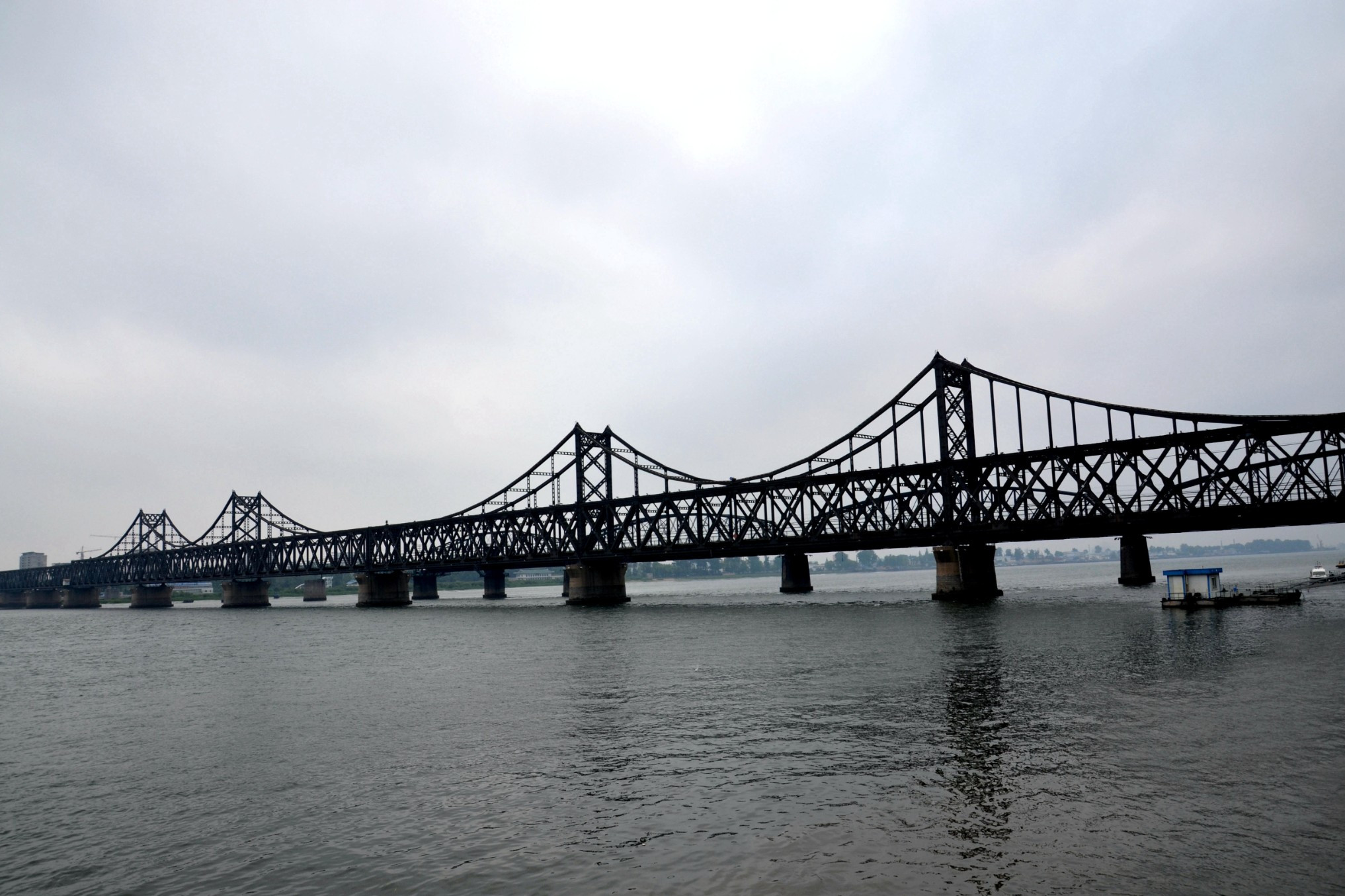 鸭绿江国境铁路大桥景区