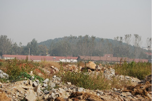 鸡山墓地