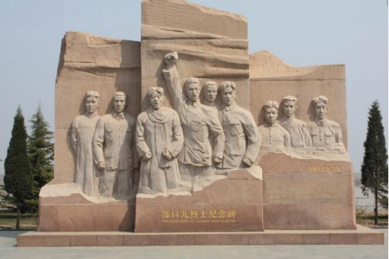  p>泺口九烈士纪念碑位于济南市天桥区泺口环城路166号(今济南百里