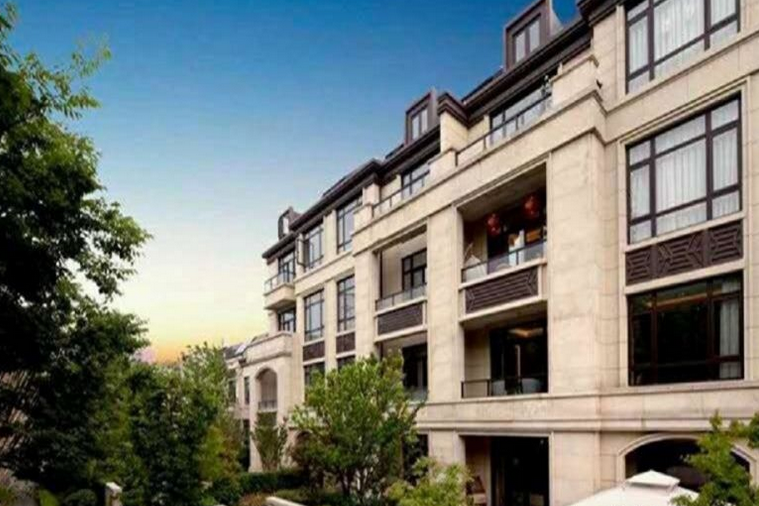  p>新弘墅园位于上海市松江莘闵别墅,由上海弘明置业有限公司建成,总