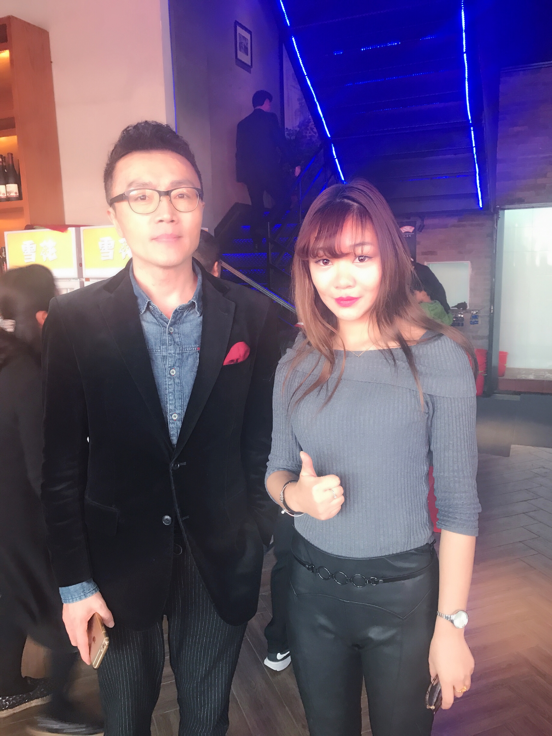 女,出生于江苏省苏州市,中国内地中英双语主持人,歌手, a target="