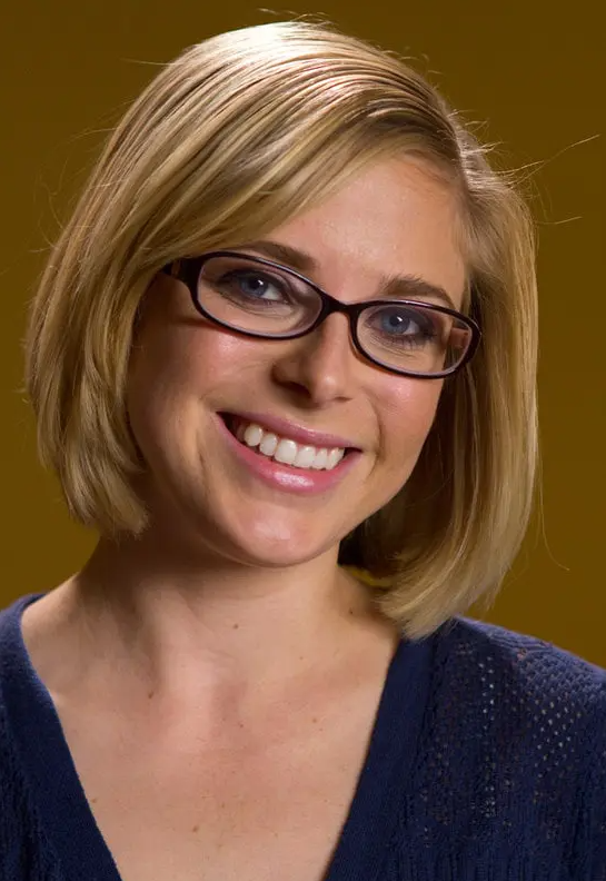  p>潘妮·帕克斯,1989年2月18日出生于美国佛罗里达州迈阿密市,演员