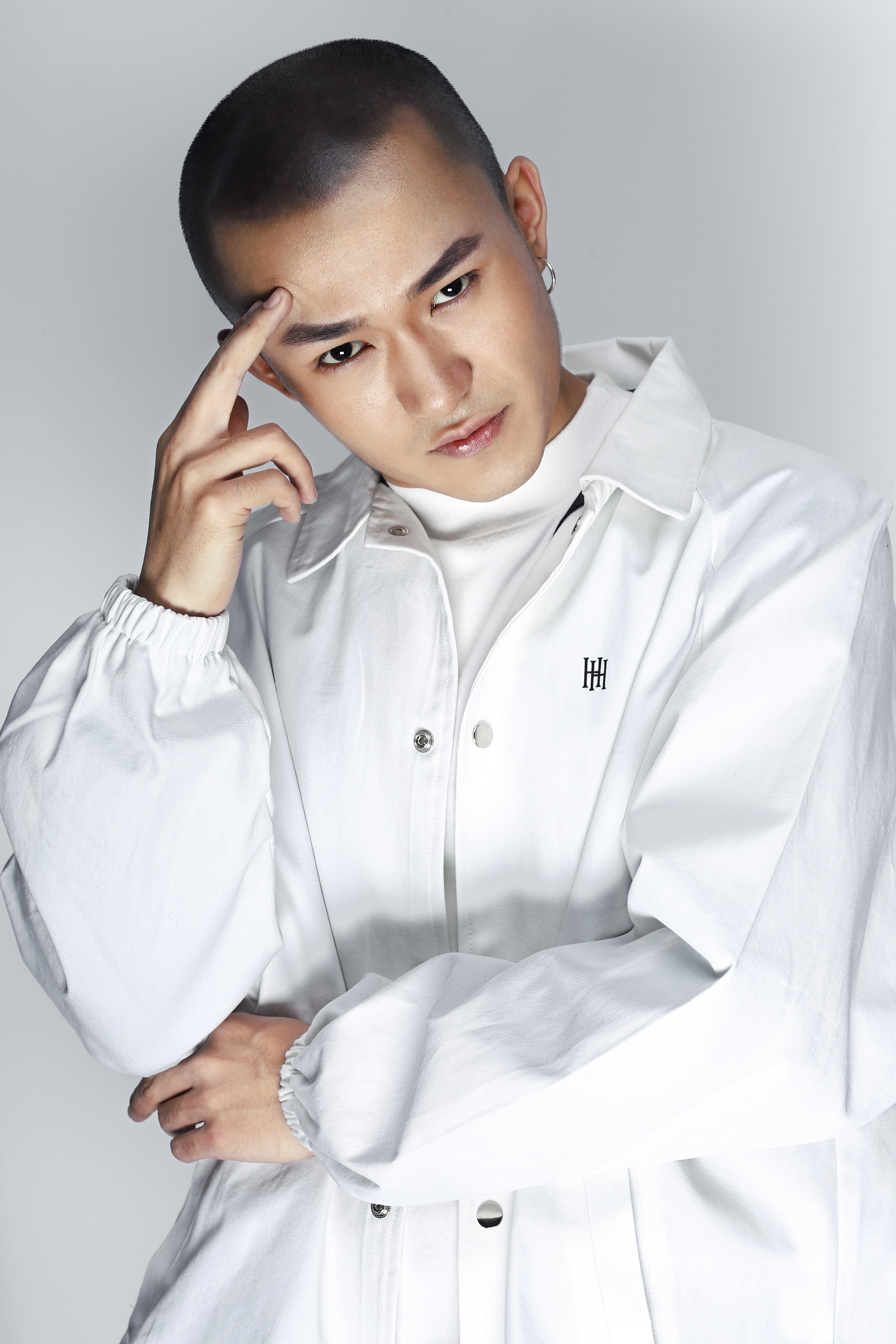 许京川,中国内地男演员,2014年毕业于北京电影学院,同年出演首部个人