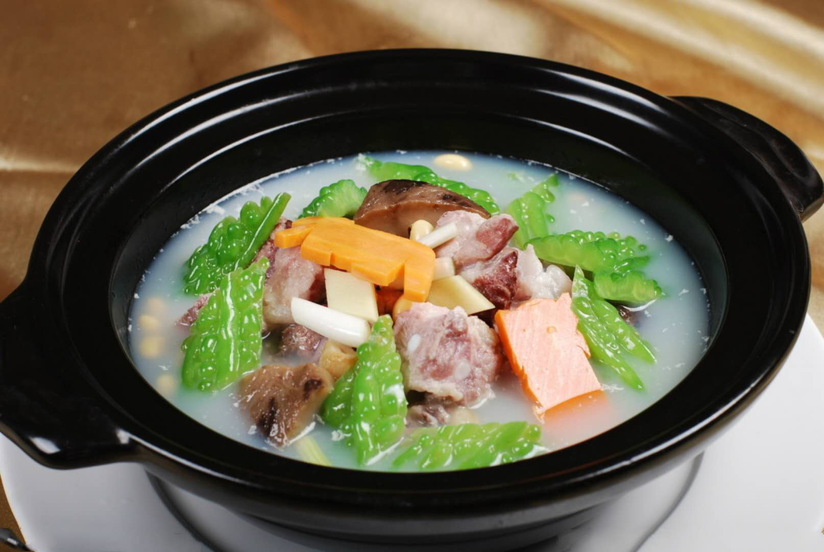 苦瓜酸菜排骨煲