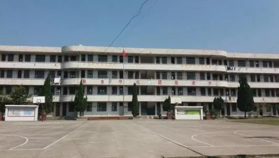 灵官殿镇
