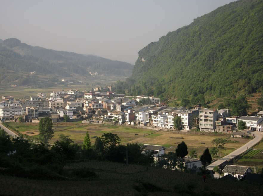 鱼泉镇撤镇设街道),隶属贵州省 a target="_blank" href="/item/湄潭