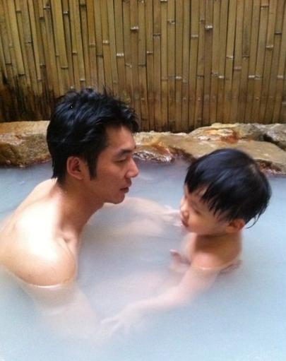  p>李李仁,1974年1月6日出生于台湾,中国台湾男演员,歌手,主持人.