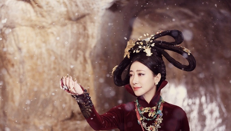  p>陈紫函 ,1975年4月2日出生于重庆市,祖籍湖北省武汉市黄陂区,中国