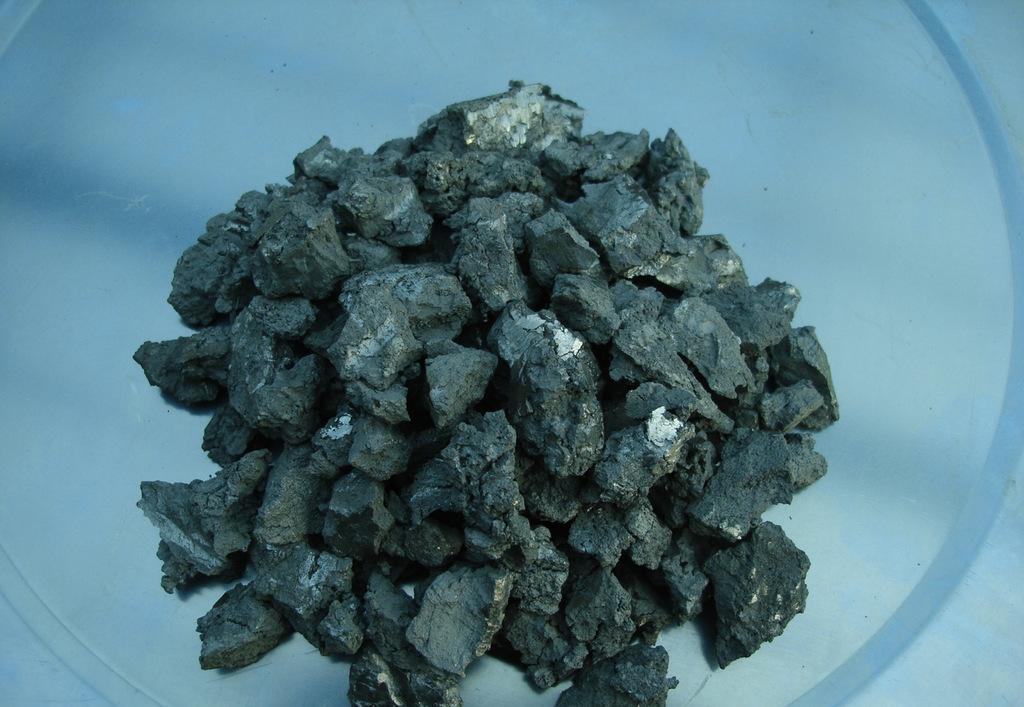  p>海绵锆,为银灰色 a target="_blank" href="/item/金属/190330"