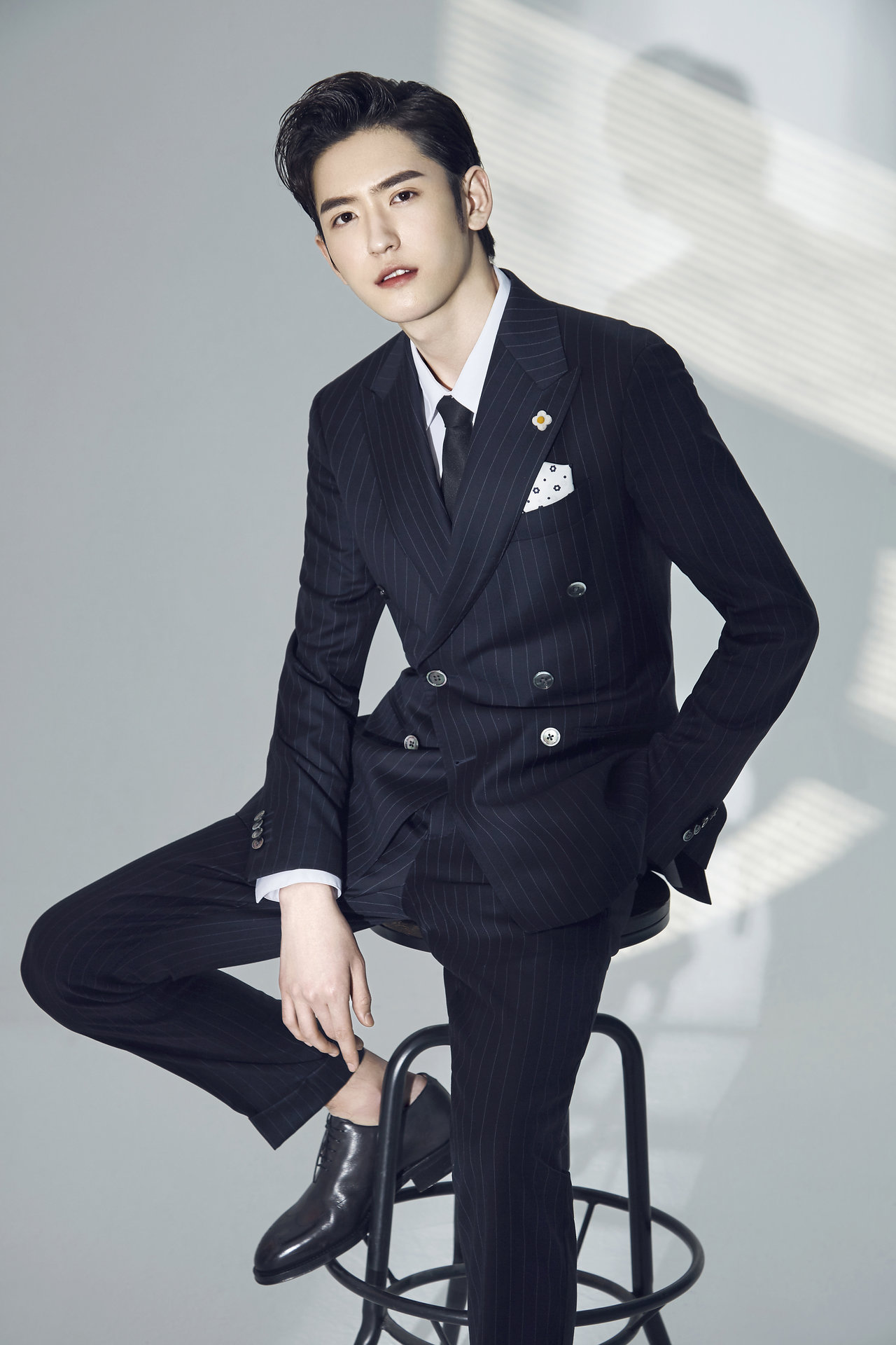 李东阳(young),1999年1月23日出生于山东省威海市,中国内地影视男演员