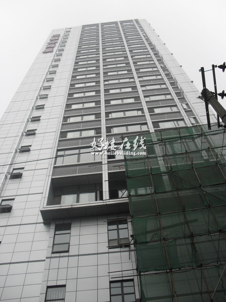 三益公 /b>,坐落在成都最具代表性,最繁华热闹的商业步行街——春熙路