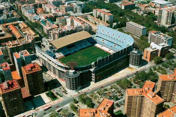  p>梅斯塔利亚球场(estadio de mestalla),官方名称为(mestalla, camp