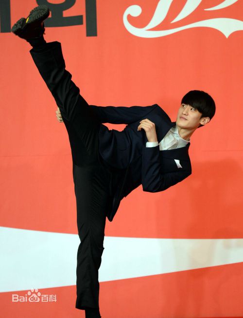 李大勋 i>(daehoon lee) /i>,1992年2月5日出生于韩国首尔,韩国跆拳道