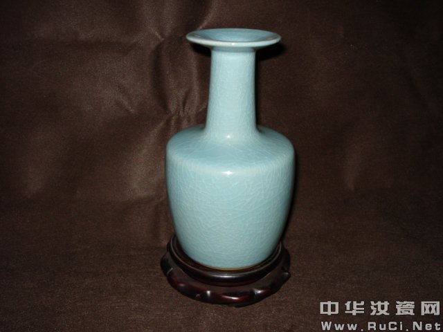 北宋汝窑天青釉盘口折肩瓶_百度百科