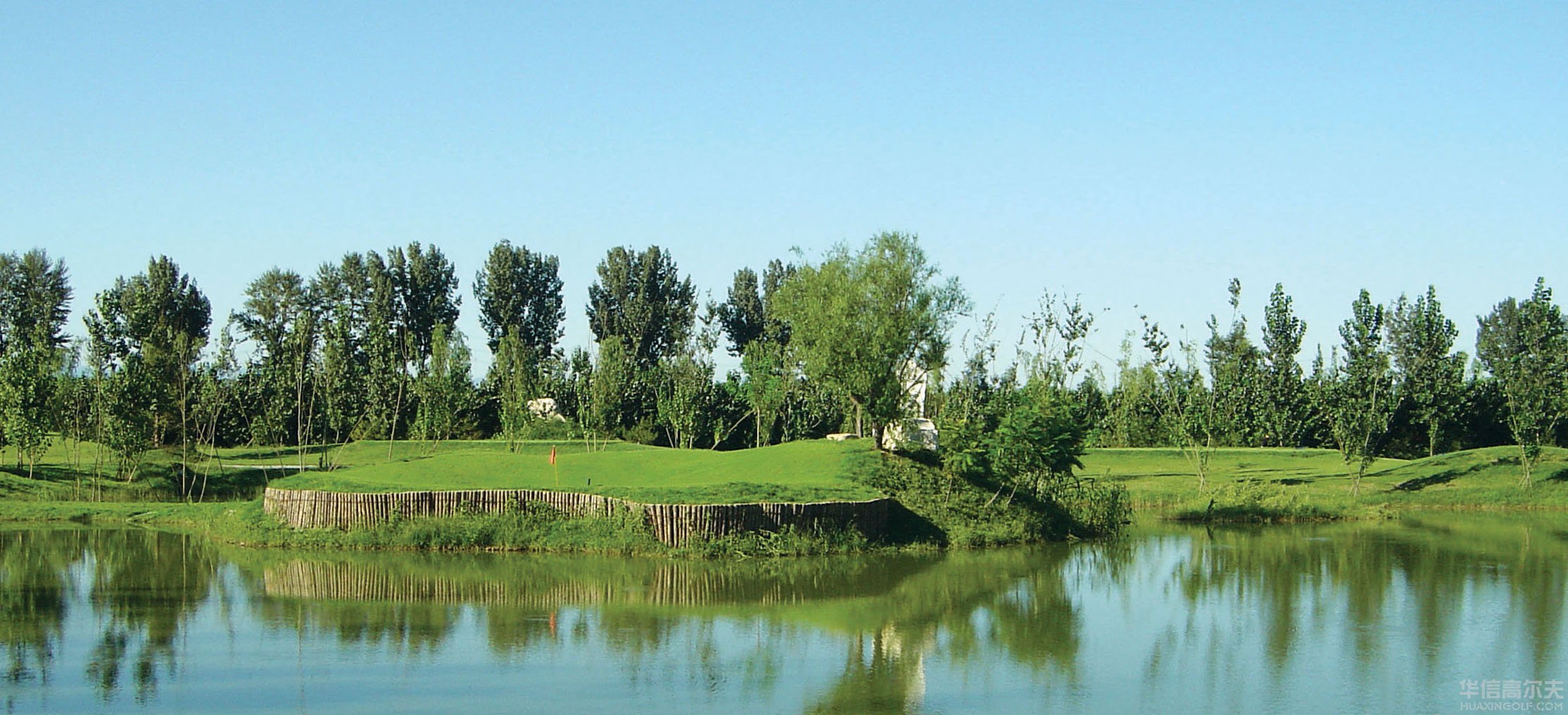  p>北京黄港国际高尔夫俱乐部坐落在北京朝阳区.