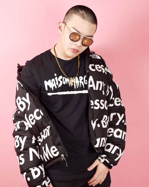 b,本名白景屹,1997年7月20日出生于陕西省西安市,中国内地说唱男歌手.