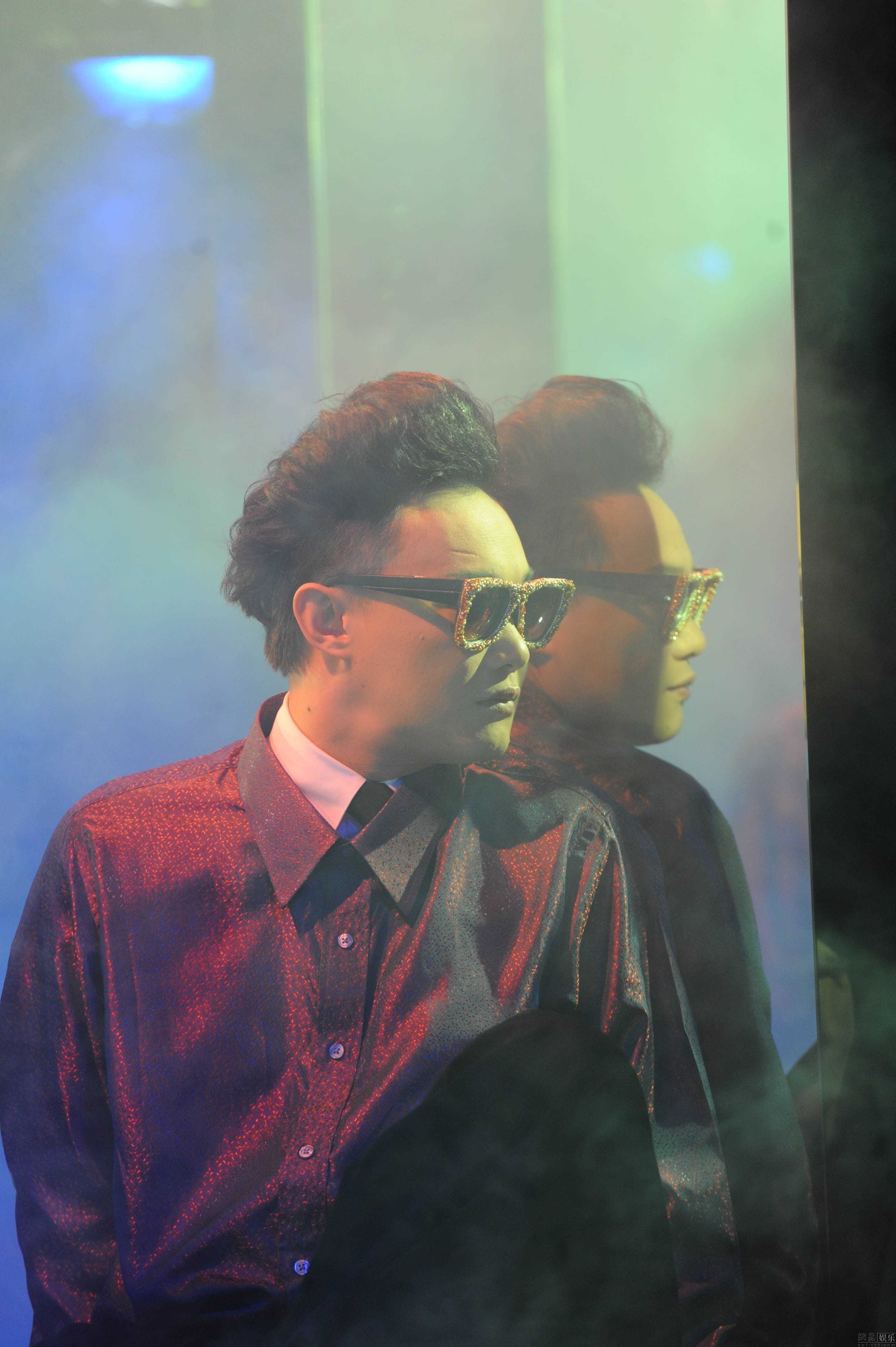 由 a href="#" data-lemmaid="53931">黄伟文 /a>填词,eric kwok