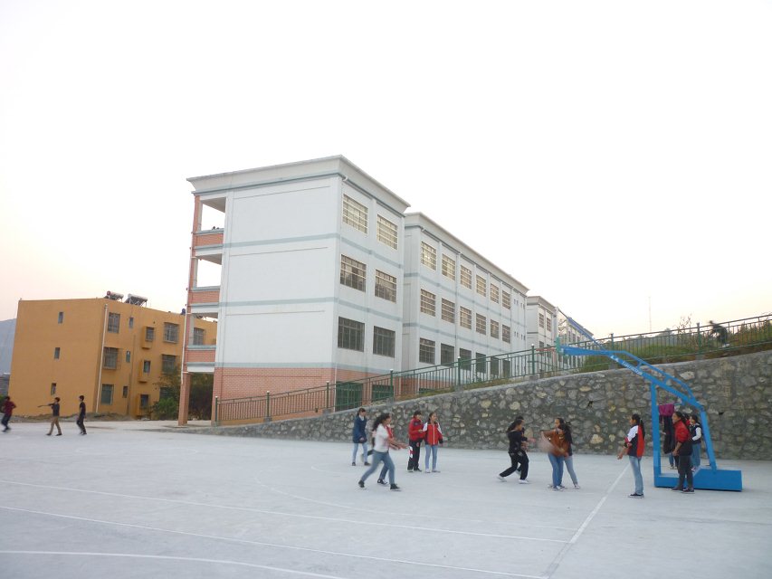  p>忻城县民族中学始建于1982年,位于城关镇翠屏北路,主要经营负责本