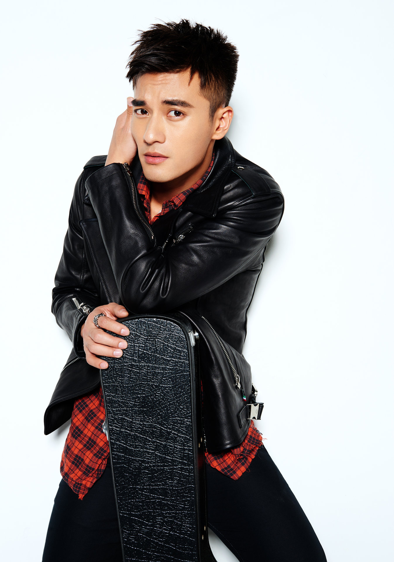 "gnsqc8h6tl">郑凯,1986年3月11日出生于浙江省杭州市,中国内地男演员