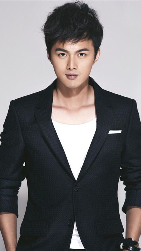  p>叶祖新,1984年7月8日生于浙江省衢州市,中国内地男演员,曾先后就读