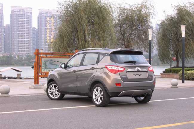  p>长安cs35是 a href="#" data-lemmaid="1617266">长安汽车 /a>自主