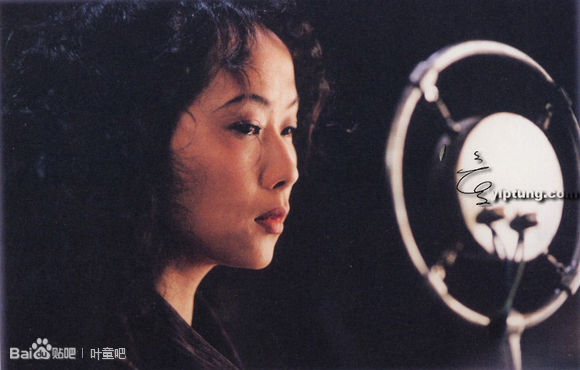 叶童在自己的第一部影片《 a target="_blank" href="/item/烈火青春