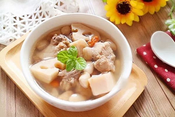 瘦肉莲藕汤