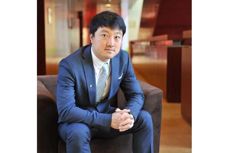  p>杨振,新浪游戏事业部总经理,火岩控股独立非执