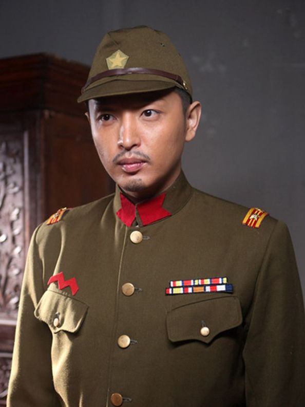 ">山口一男,男,是《 a target="_blank" href="/item/黑狐/5857041"