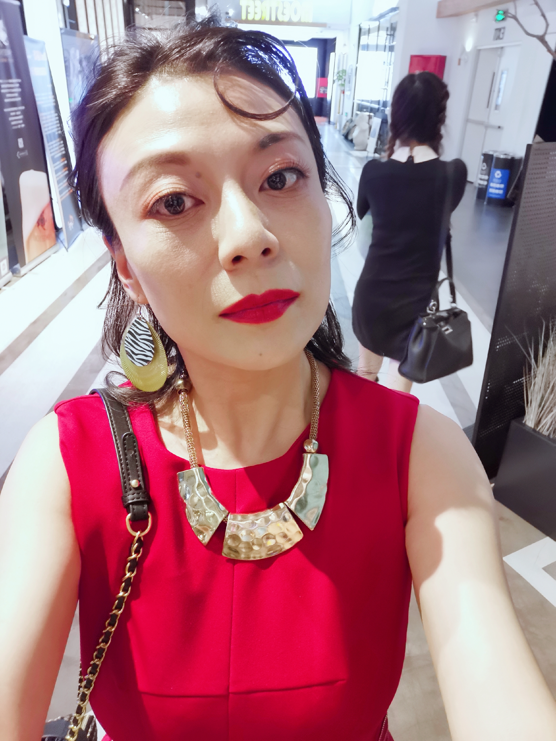 ">茹天,中国内地 a target="_blank" href="/item/影视演员/9228377"