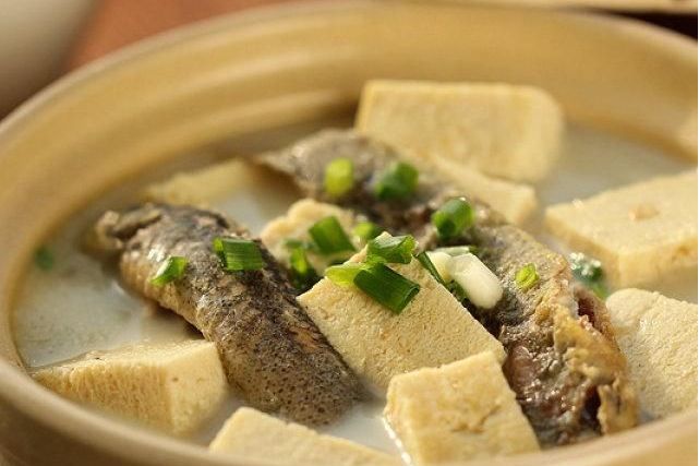 泥鳅豆腐汤