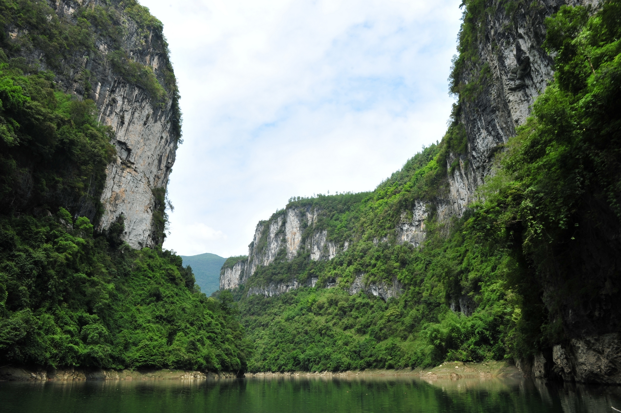 酉阳阿蓬江大峡谷