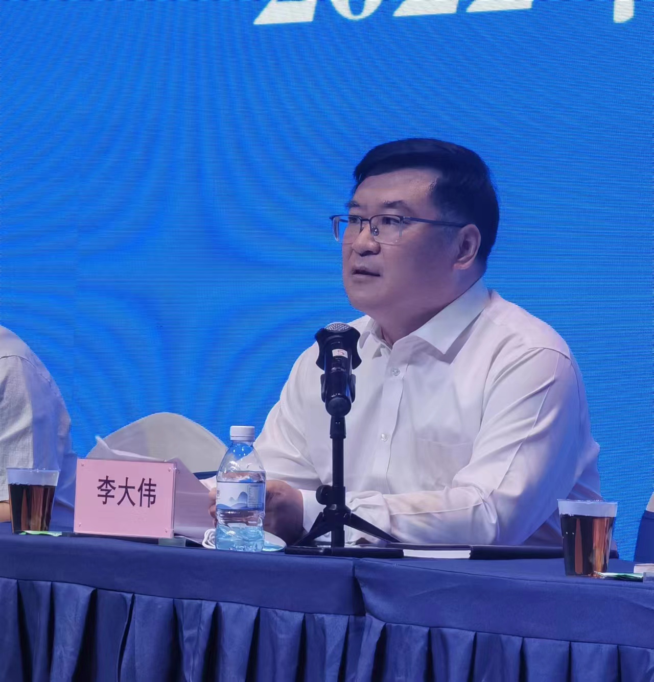 在职研究生,工学博士,中共党员,曾任河南洛阳嵩县县委书记,洛阳理工