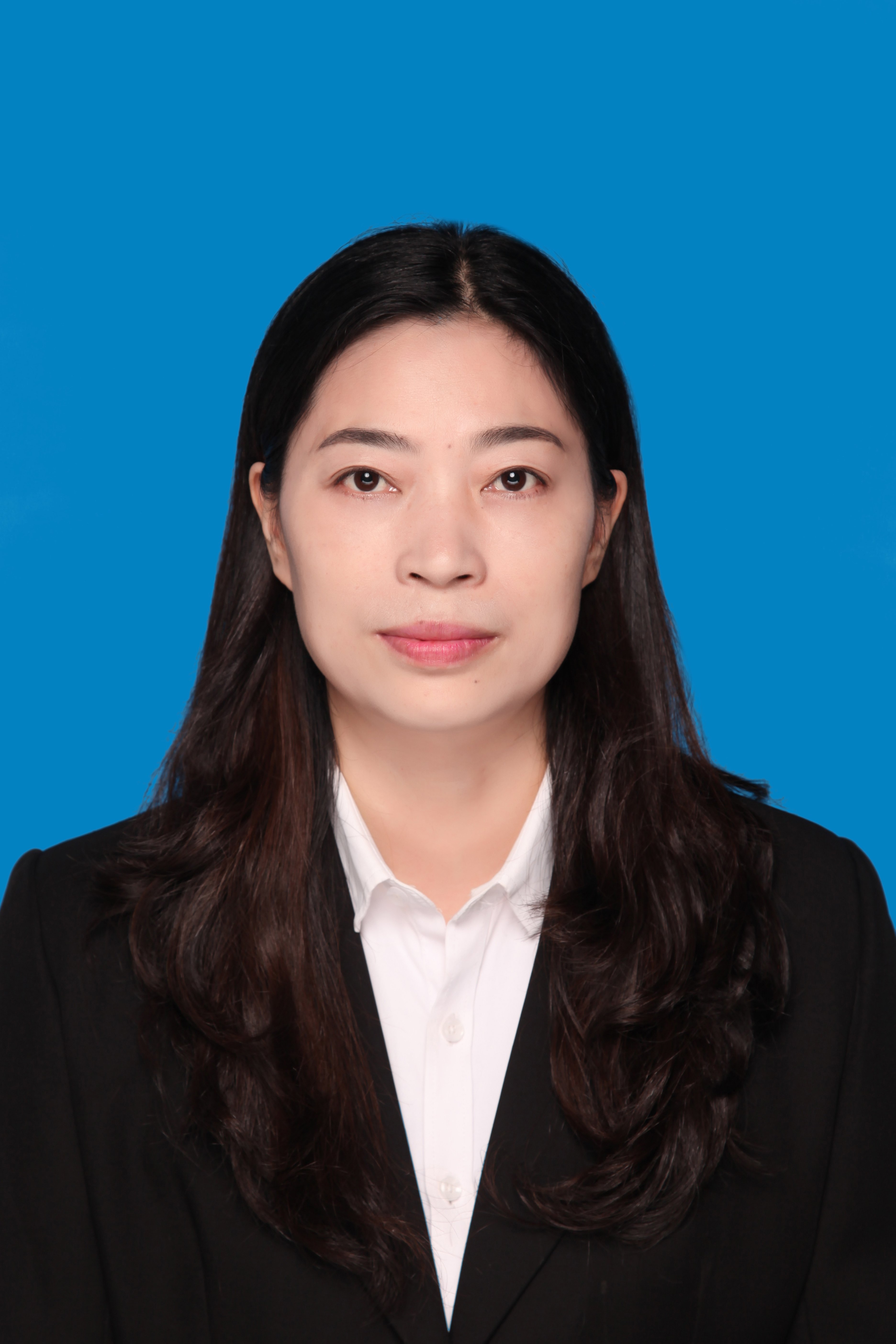 年9月生,在职本科学历,中共党员,现任重庆市黔江区邻鄂镇党委副书记