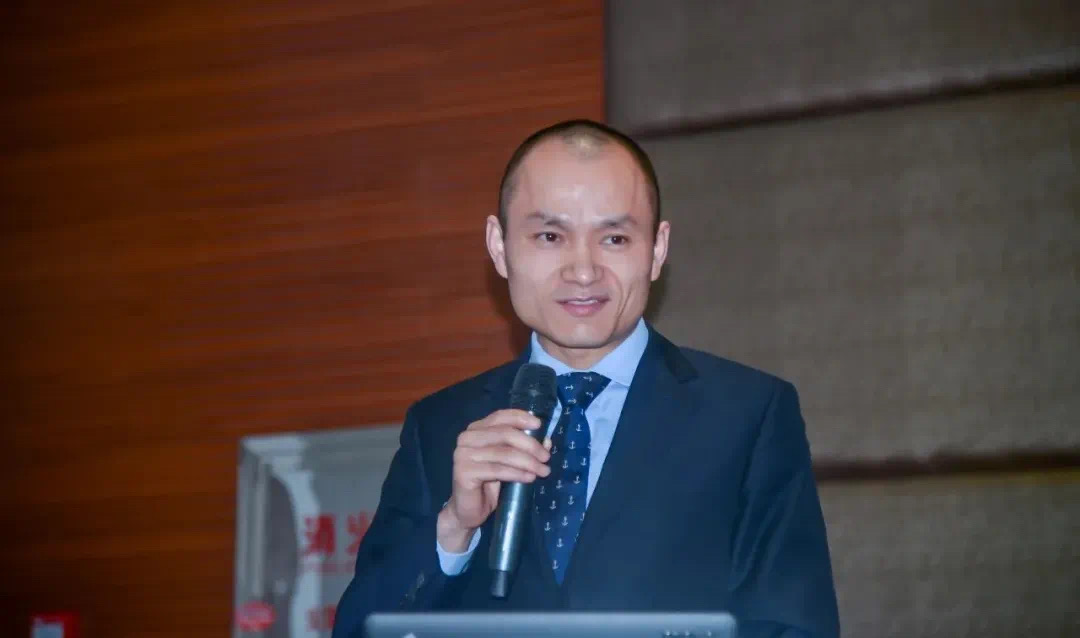  p>陈宏,克明面业董事. /p>