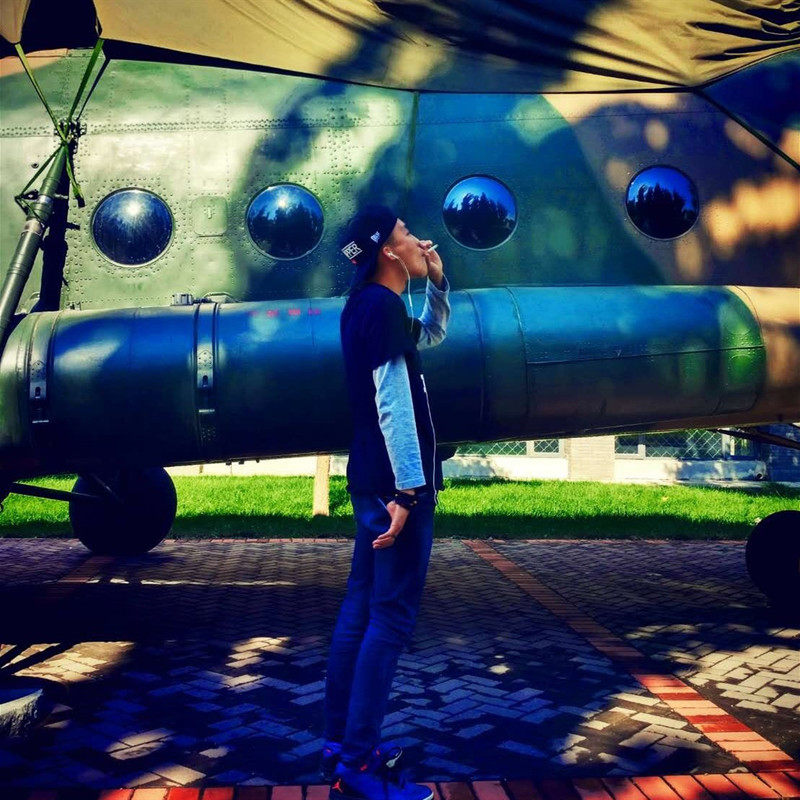  p>《你的》是张德帅sway演唱的 a target="_blank" href="/item/歌曲