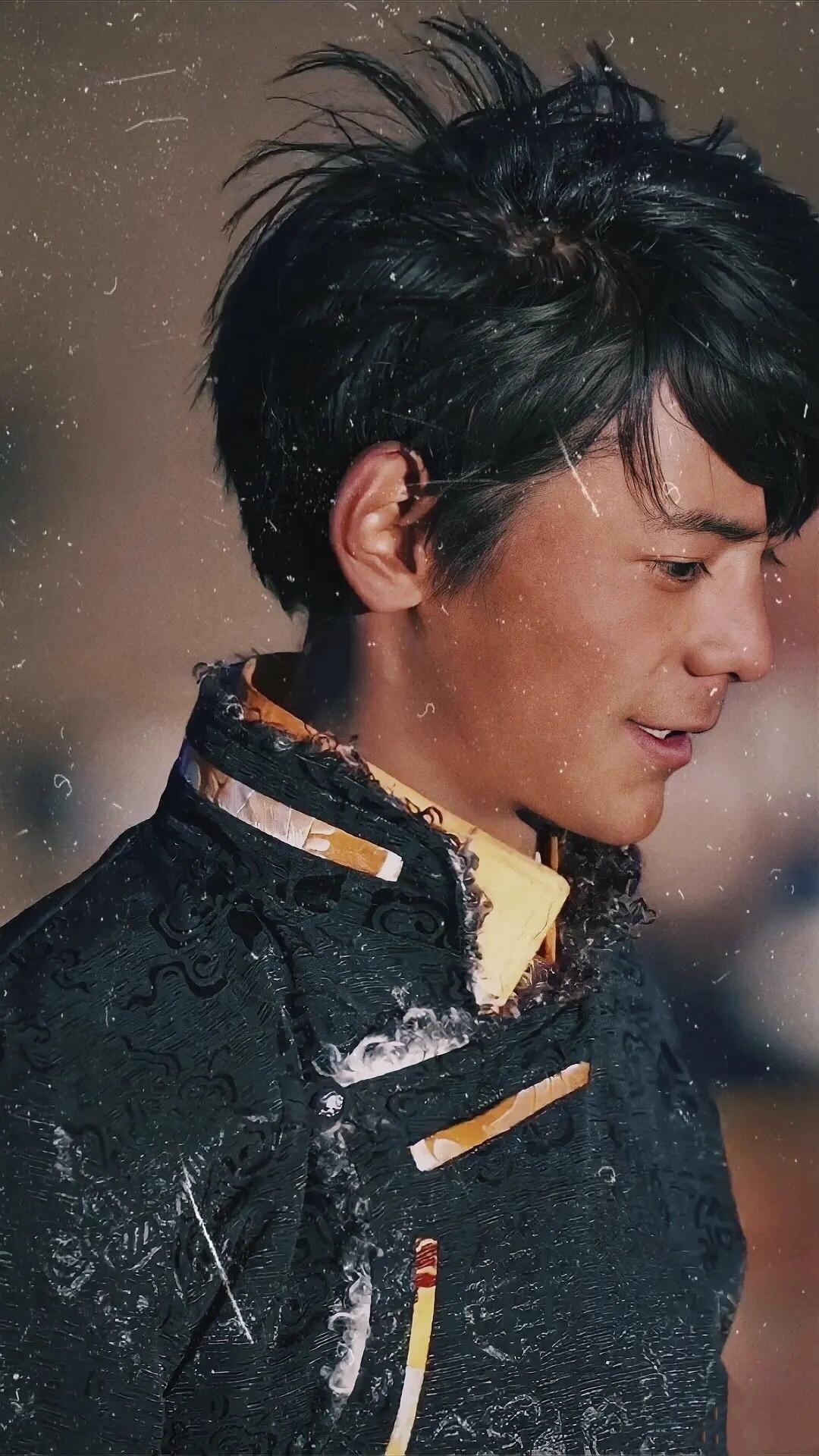  p>丁真珍珠(汉语名:丁真),藏族,中国内地男歌手