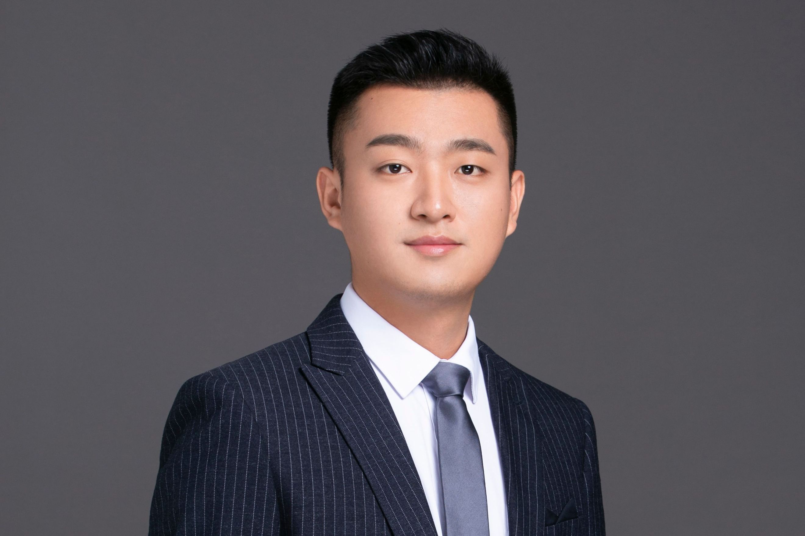  p>王鑫律师,北京乾成(杭州)律师事务所律师,执业证号